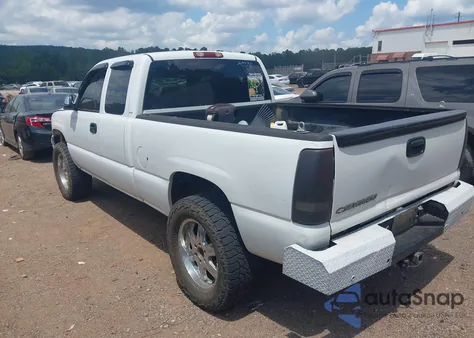 2002 Chevrolet Silverado 1500 Ls z USA, uszkodzony, nr VIN 1GCEK19T72E209938